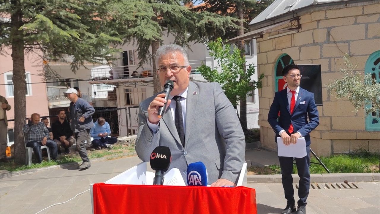 Çorum'da Hıdırellez Kutlamaları İçin İmece Usulü Aşure Dağıtıldı