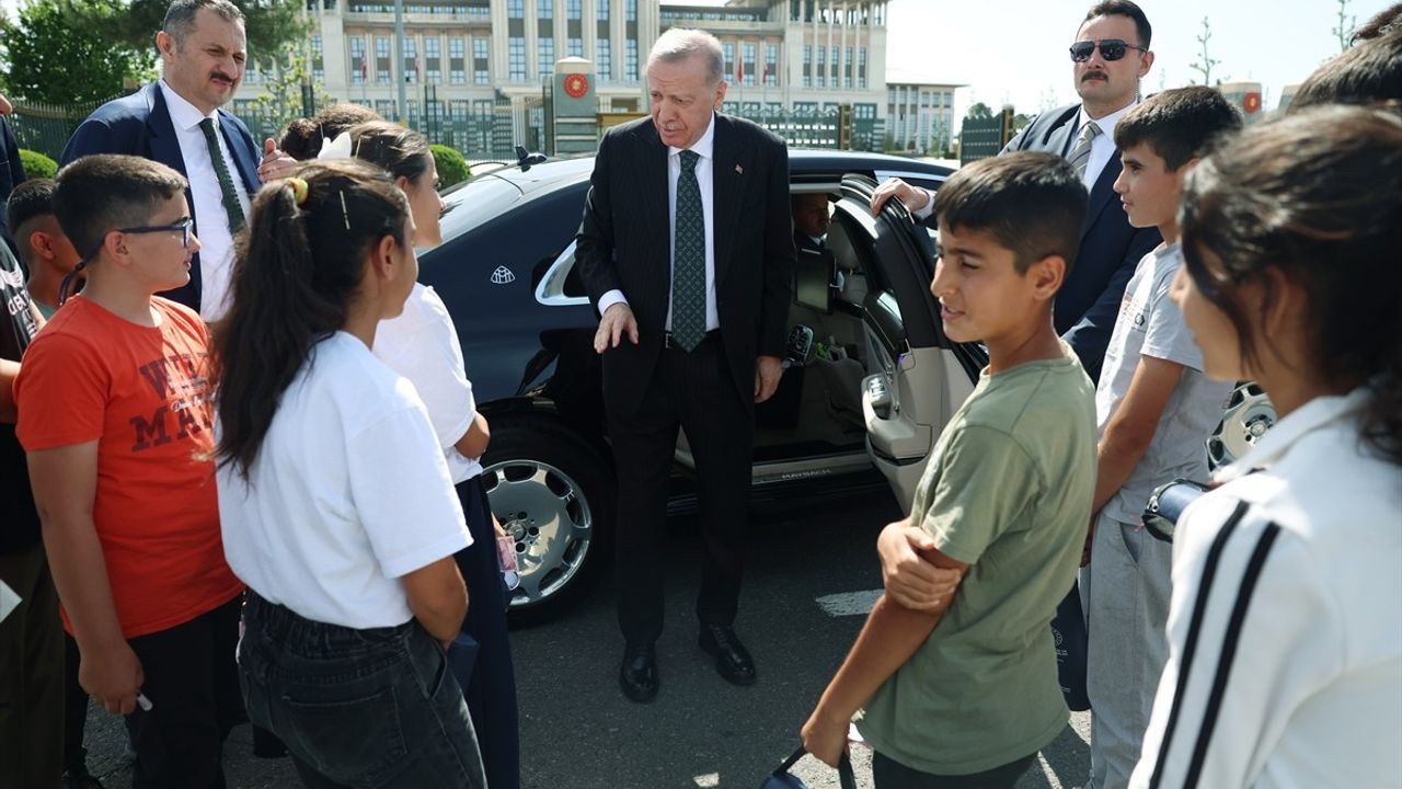 Cumhurbaşkanı Erdoğan, Adıyaman'dan Gelen Çocuklarla Bir Araya Geldi