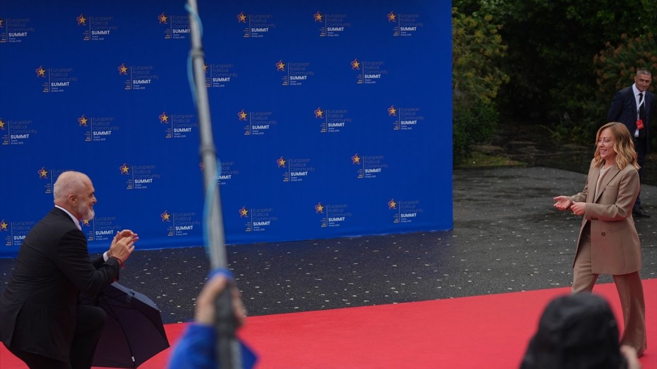 Cumhurbaşkanı Erdoğan, Avrupa Siyasi Topluluğu 6. Zirvesi'ne Tiran'da Katıldı