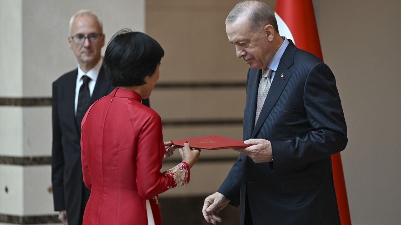 Cumhurbaşkanı Erdoğan, Beş Ülkenin Büyükelçilerini Kabul Etti