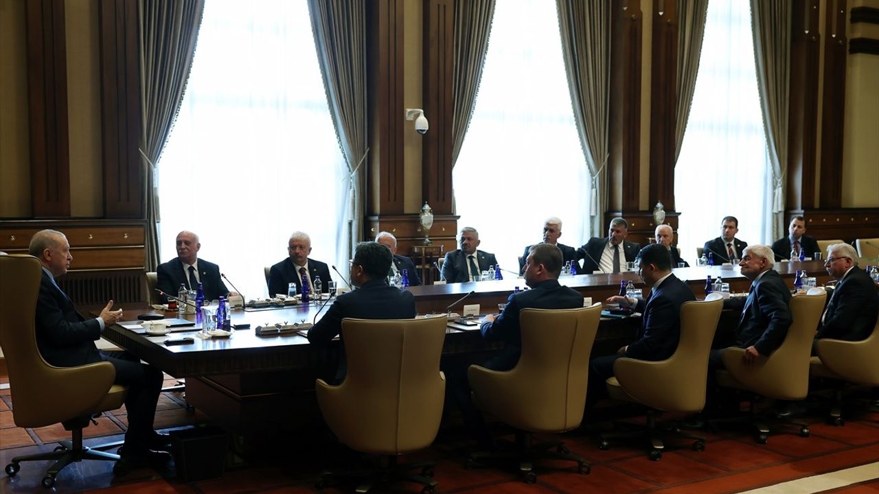 Cumhurbaşkanı Erdoğan, Dünya Çiftçiler Günü'nde Çiftçilikteki Zorlukları Ele Aldı