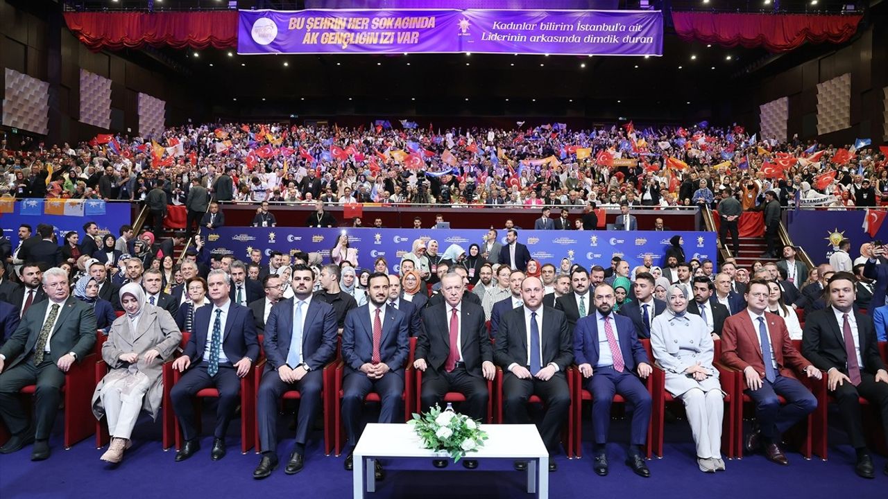 Cumhurbaşkanı Erdoğan, 'Her Mahallesiyle İstanbul' Programında Yolsuzluk İddialarını Eleştirdi