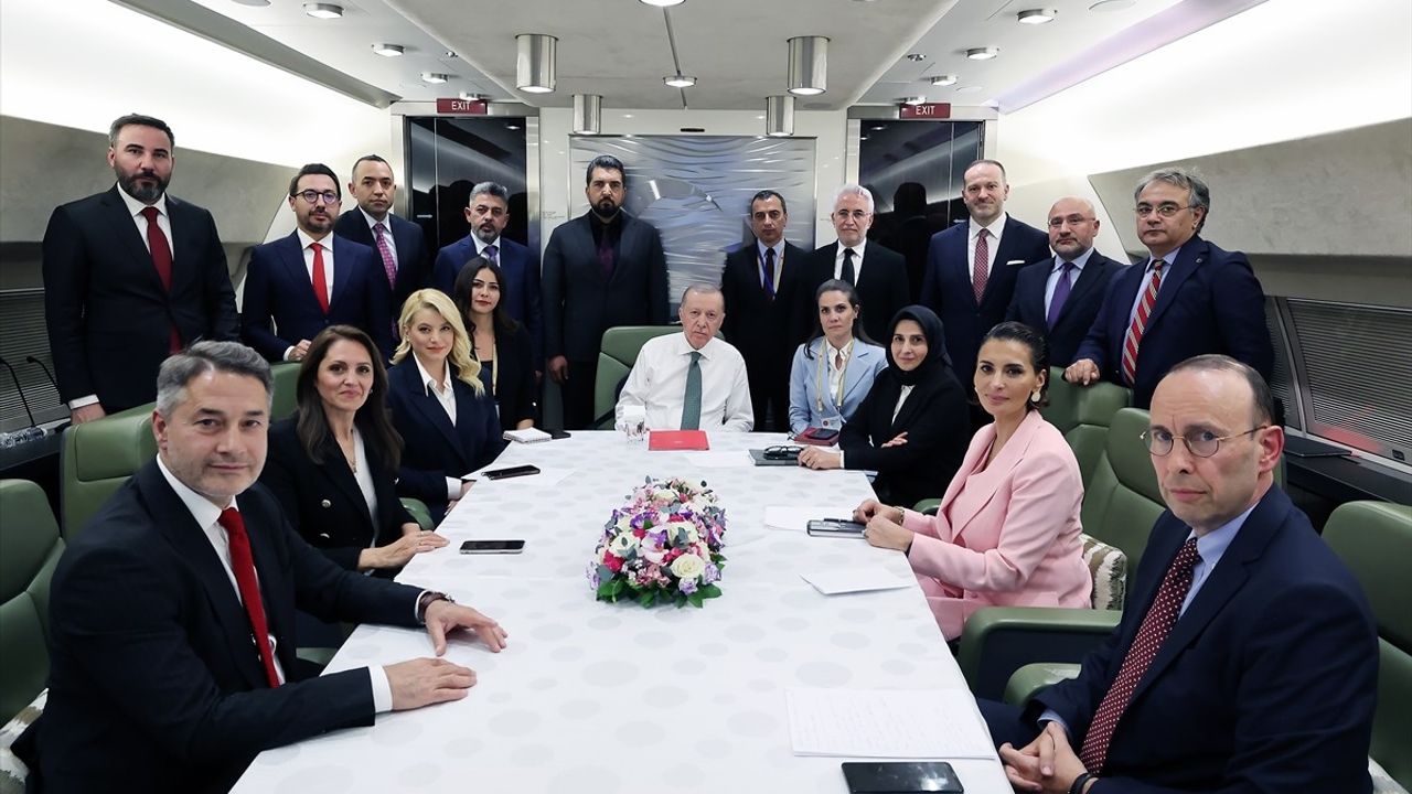 Cumhurbaşkanı Erdoğan, Yeni Anayasa Çalışmaları ve Aile Politikaları Hakkında Açıklamalarda Bulundu