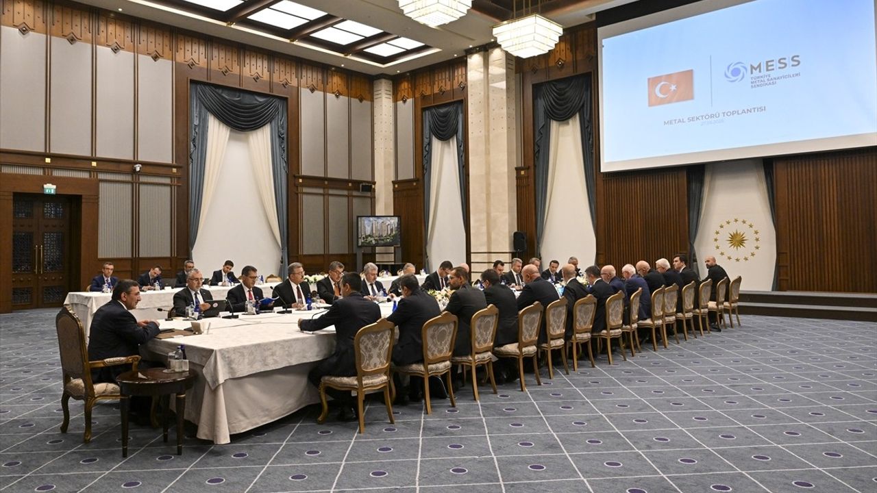 Cumhurbaşkanı Yardımcısı Yılmaz, Metal Sektörü Temsilcileriyle İstişare Toplantısı Gerçekleştirdi