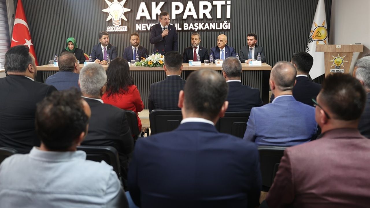 Cumhurbaşkanı Yardımcısı Yılmaz, Nevşehir'de AK Parti'nin Rolünü Vurguladı