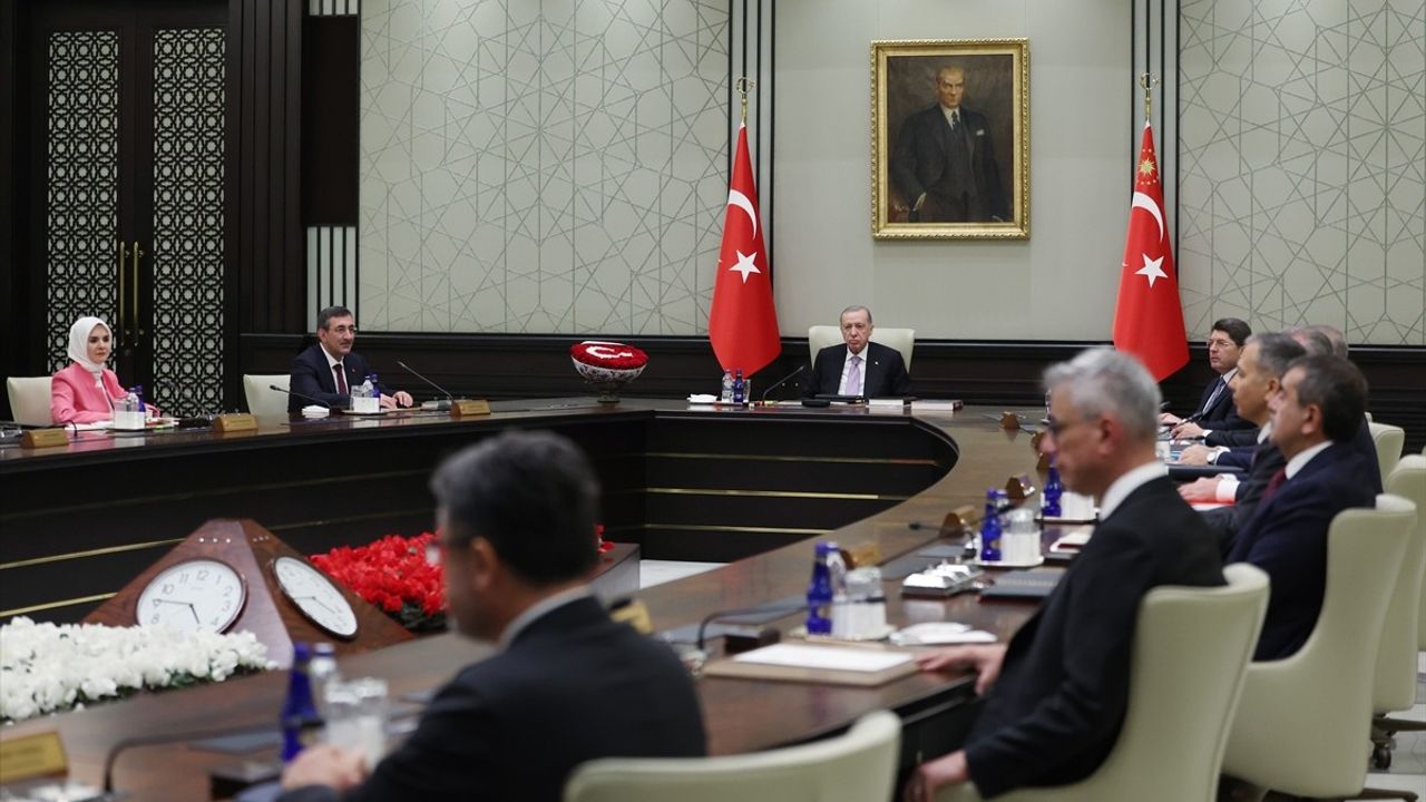 Cumhurbaşkanlığı Kabinesi, Cumhurbaşkanı Erdoğan Başkanlığında Toplandı