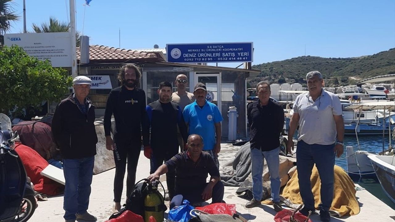 Datça'da Deniz Dibinden 2 Ton Atık Temizlendi