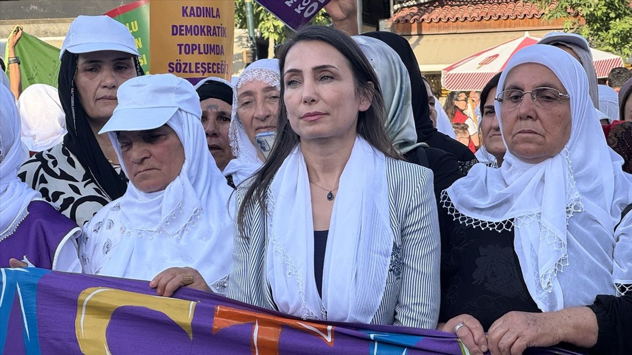 DEM Parti Eş Genel Başkanı Hatimoğulları, Diyarbakır'da Barış Etkinliklerine Katıldı