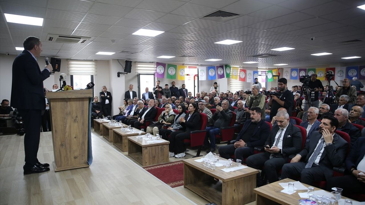 DEM Parti Eş Genel Başkanı Tuncer Bakırhan, Terörsüz Türkiye Sürecini Değerlendirdi