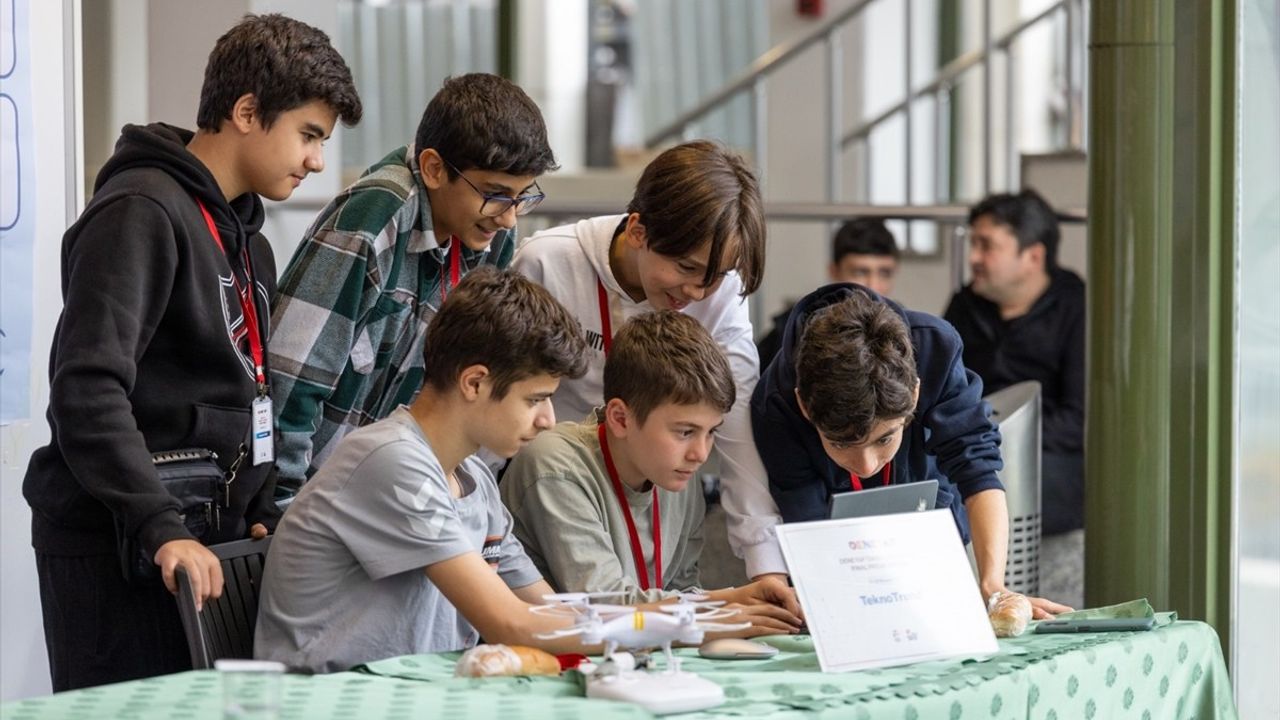 DENEYAP Final Sergisi, Geleceğin Teknoloji Yıldızlarını Ağırladı