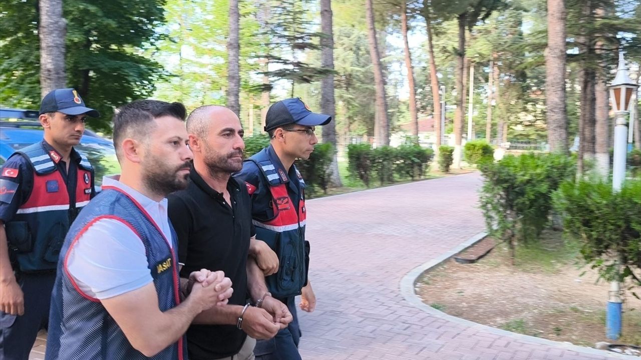 Denizli'de 5 Adresten 140 Kez Hırsızlık Yapan Şüphelilere Operasyon