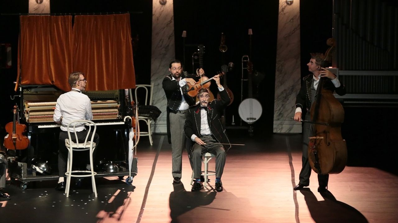 Devlet Tiyatroları Antalya 15. Uluslararası Tiyatro Festivali Devam Ediyor