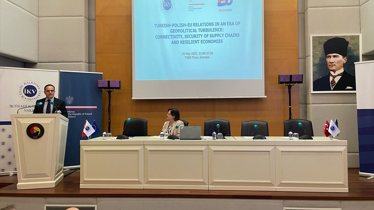 Dışişleri Bakan Yardımcısı Bozay: Türkiye, Avrupa'nın Güvenliği ve Ekonomik Direnci İçin Vazgeçilmez