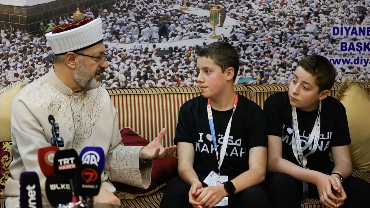 Diyanet İşleri Başkanı Erbaş, Türk Hacı Adaylarıyla Buluştu