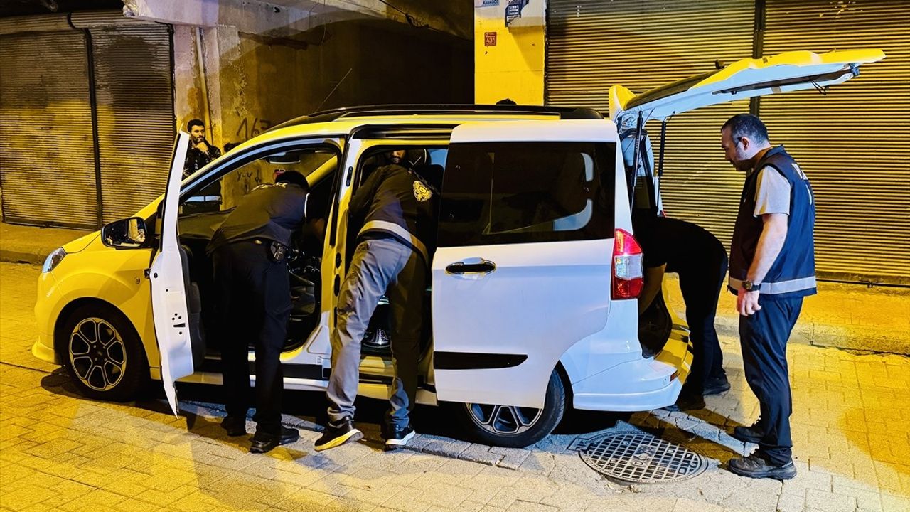 Diyarbakır'da 300 Polisin Katılımıyla 'Narko Hançer' Uygulaması Gerçekleştirildi