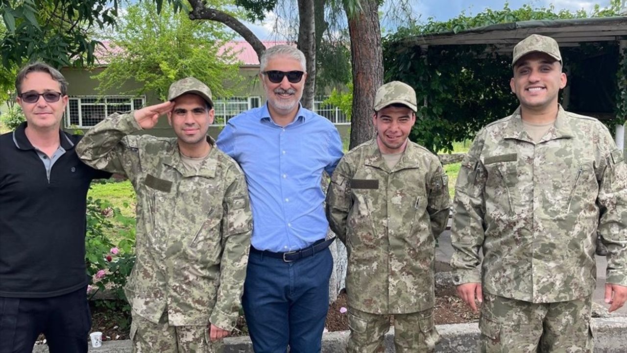 Diyarbakır'da Engelli Öğrenciler Temsili Askerlik Uygulamasıyla Bir Gün Asker Oldu