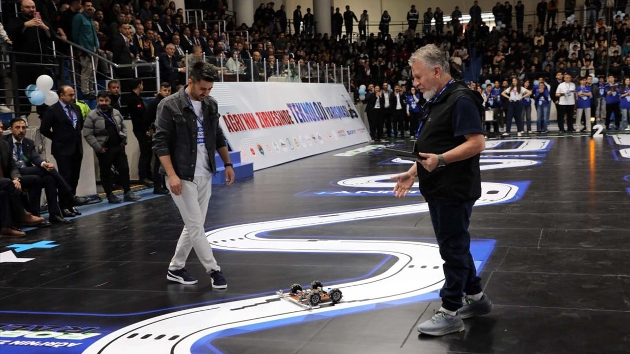 Doğu Anadolu Öğrencileri Ağrı'da Robotik Projelerini Sergiledi