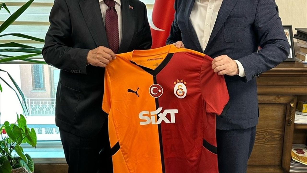 Dursun Özbek, Türkiye Kayak Federasyonu Başkanı Süleyman Şahin'i Ziyaret Etti