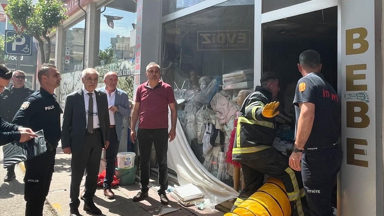 Edirne'de Çocuk Kıyafeti Satılan İş Yerinde Yangın Çıktı