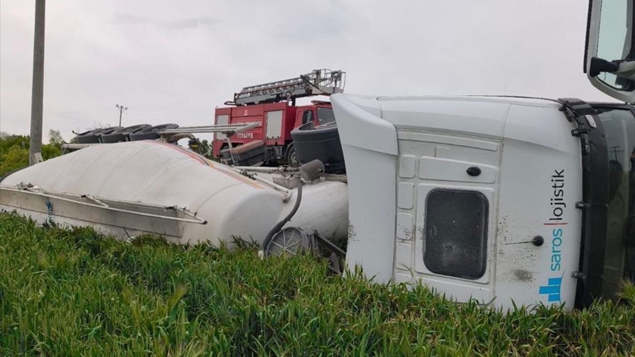 Edirne'de Devri Yapan Beton Mikserinin Sürücüsü Yaralandı