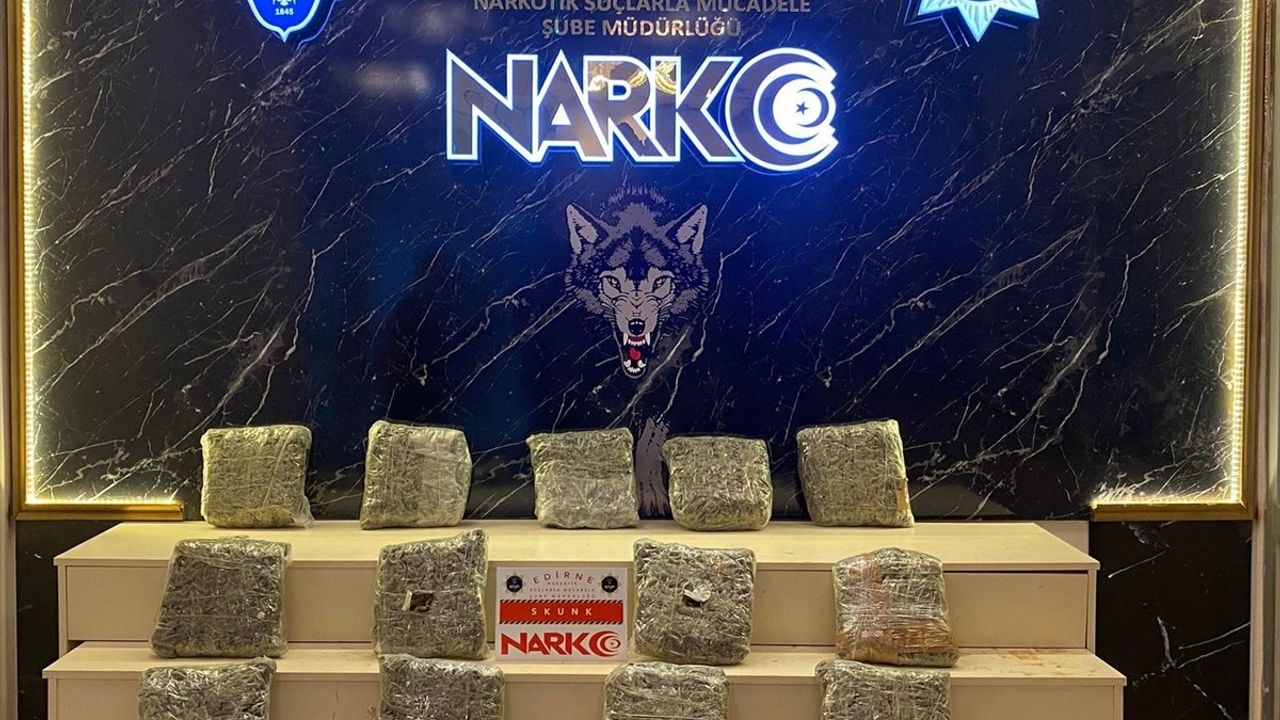 Edirne'de Tırda 13 Kilo 621 Gram Uyuşturucu Ele Geçirildi