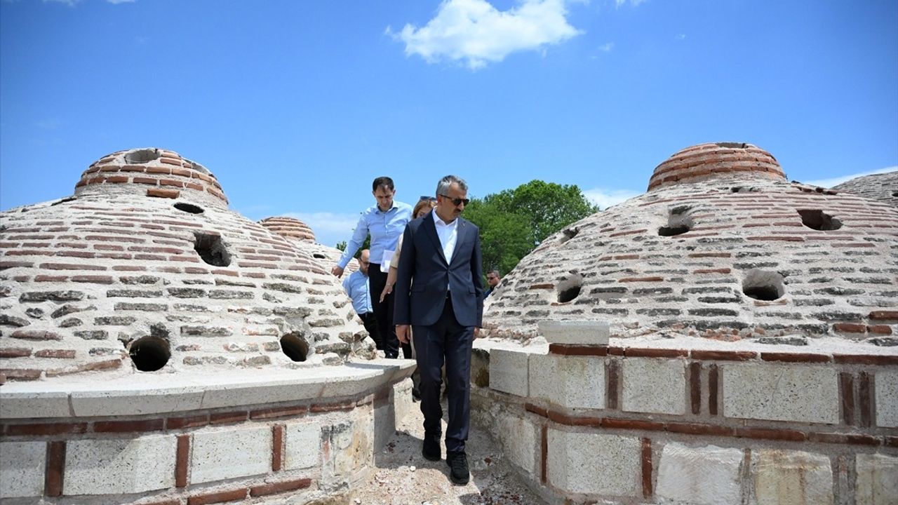 Edirne'deki Gazi Mihal Hamamı'nda Restorasyon Çalışmaları Devam Ediyor