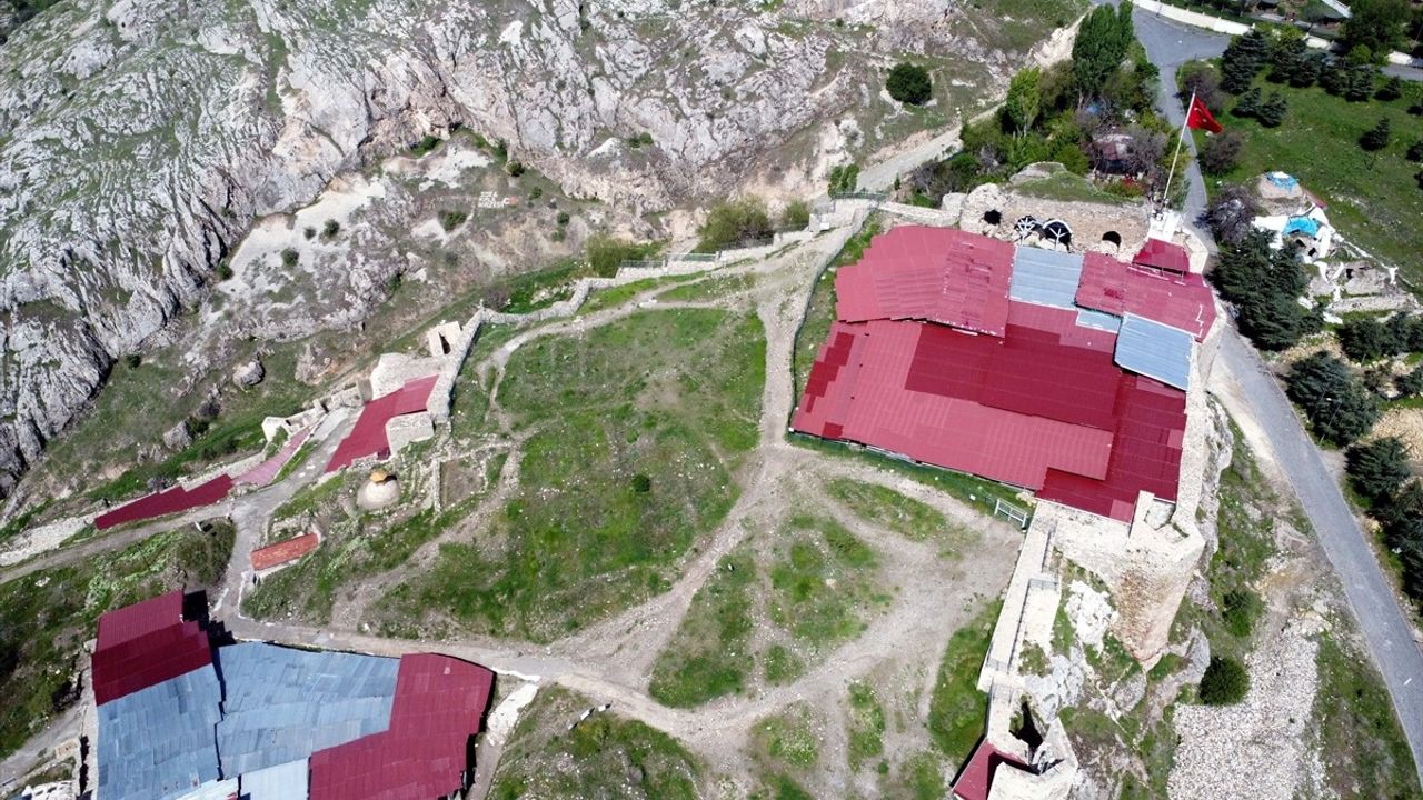 Elazığ'da Harput Kalesi'nde 2025 Yılı Kazı Sezonu Başladı