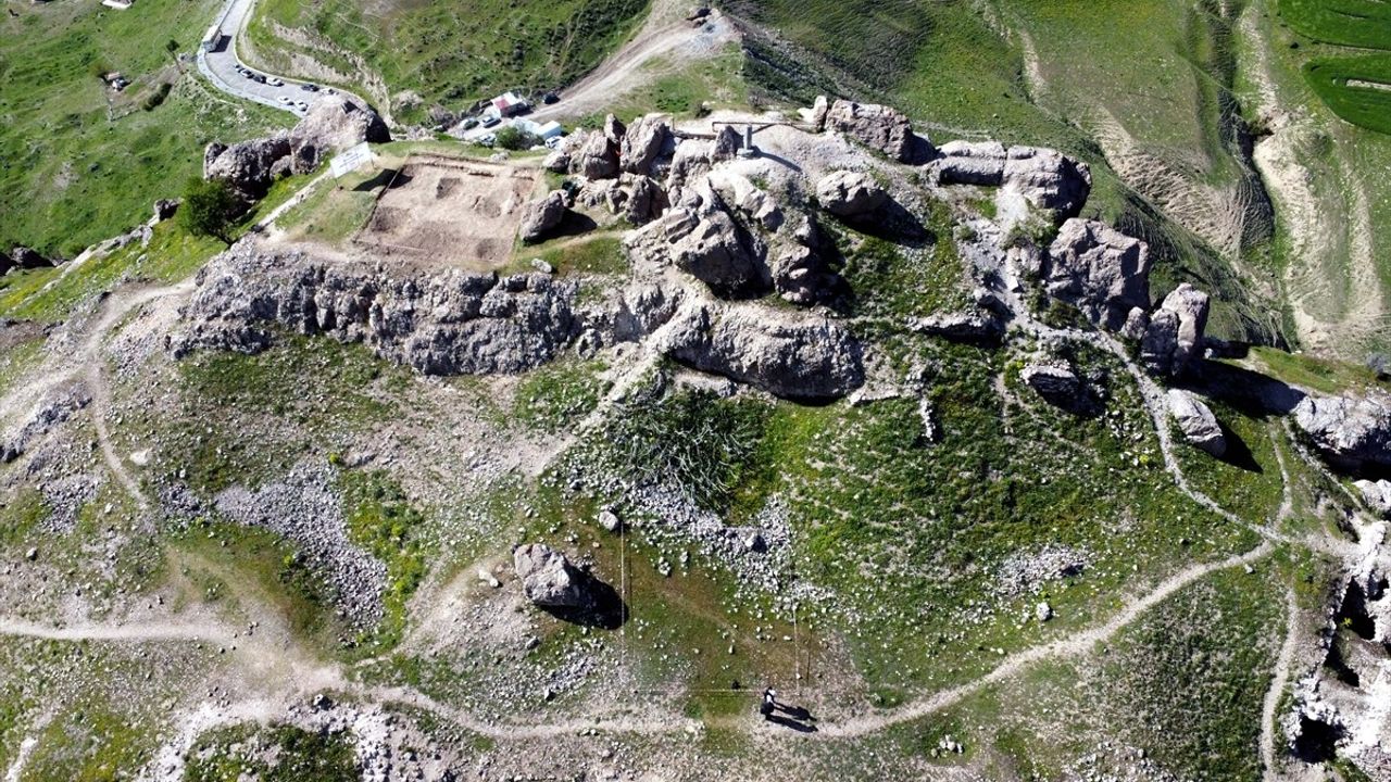 Elazığ'da Tarihi Palu Kalesi'nde Arkeolojik Kazı Çalışmaları Başladı