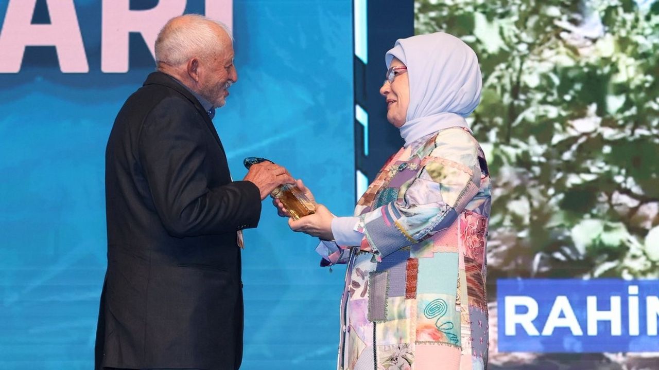 Emine Erdoğan'dan 'Orman Dedesi' Rahim Demirbaş İçin Taziye Mesajı