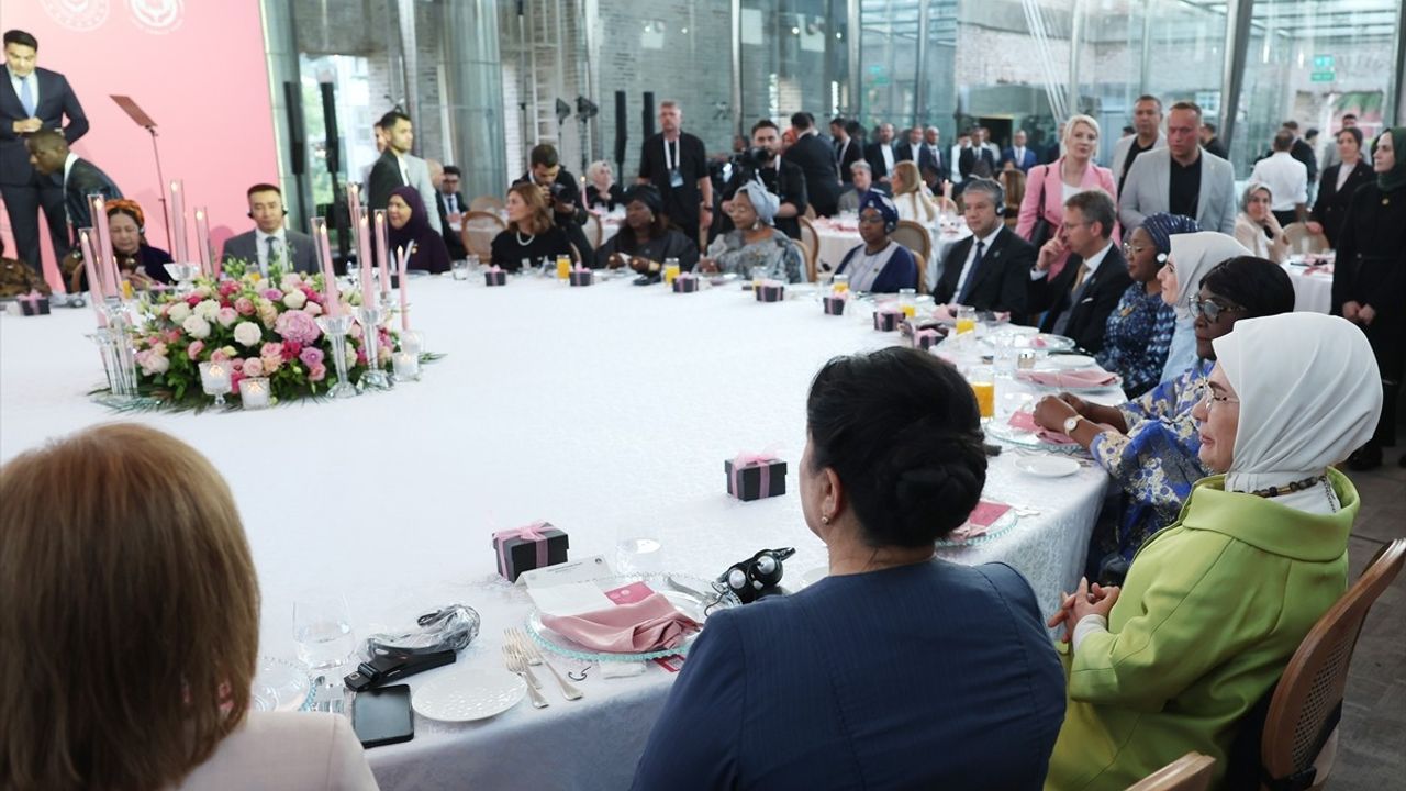 Emine Erdoğan, Uluslararası Aile Forumu Gala Yemeğine Katıldı