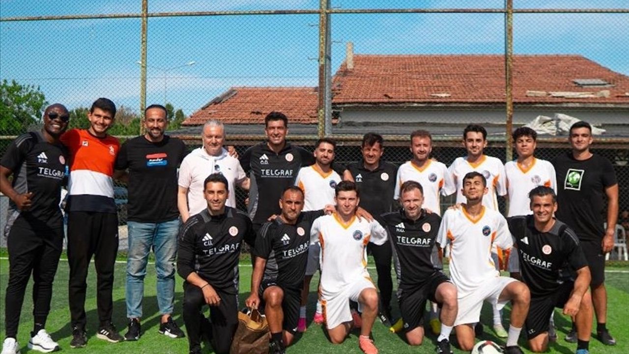 Emre Belözoğlu, Akdeniz Üniversitesi Öğrencileriyle Futbol Oynadı