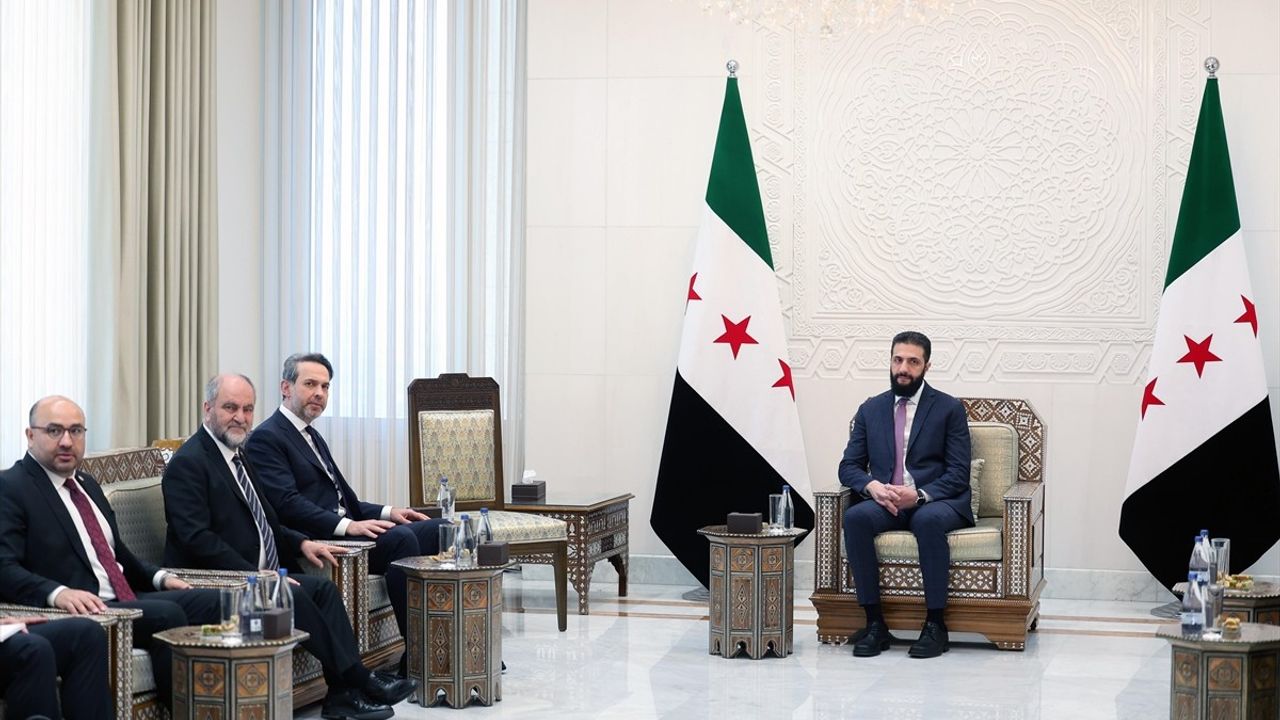 Enerji ve Tabii Kaynaklar Bakanı Alparslan Bayraktar, Şam'da Suriye Cumhurbaşkanı ile Görüştü