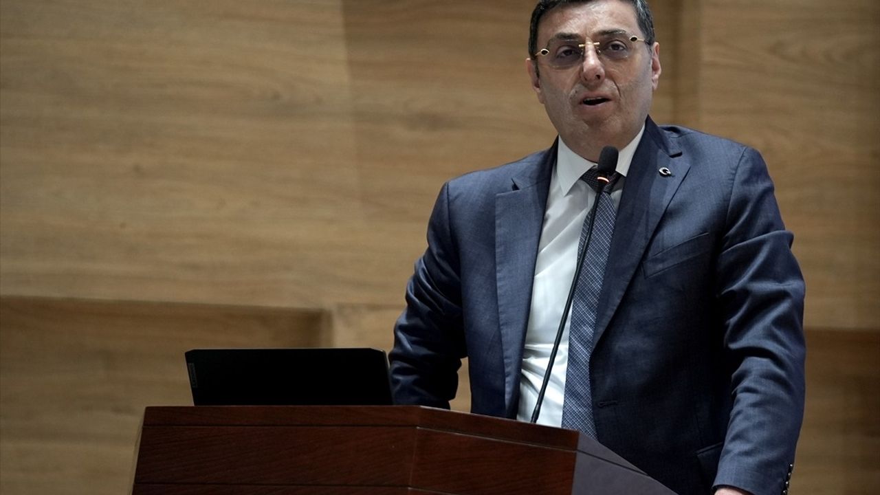 Engelli Vekil Serkan Bayram'ın Hayatını Anlatan 'Buğday Tanesi' Filmi İzmir'de Gösterildi