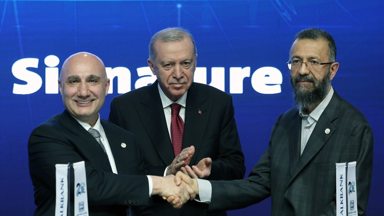 Erdoğan, 2. İstanbul Dünya İslam Ekonomisi Zirvesi'nde Ticaret ve İşbirliği Vurgusu Yaptı