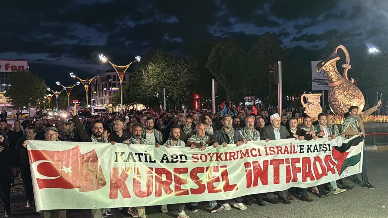 Erzincan'da Filistin'e Destek Yürüyüşü Düzenlendi