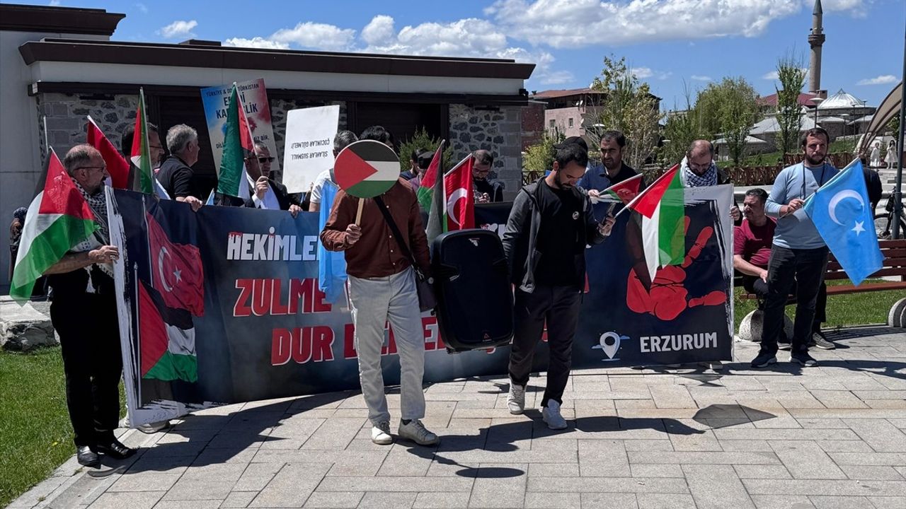 Erzurum'da Sağlıkçılar, Gazze İçin 80'inci Yürüyüşünü Gerçekleştirdi