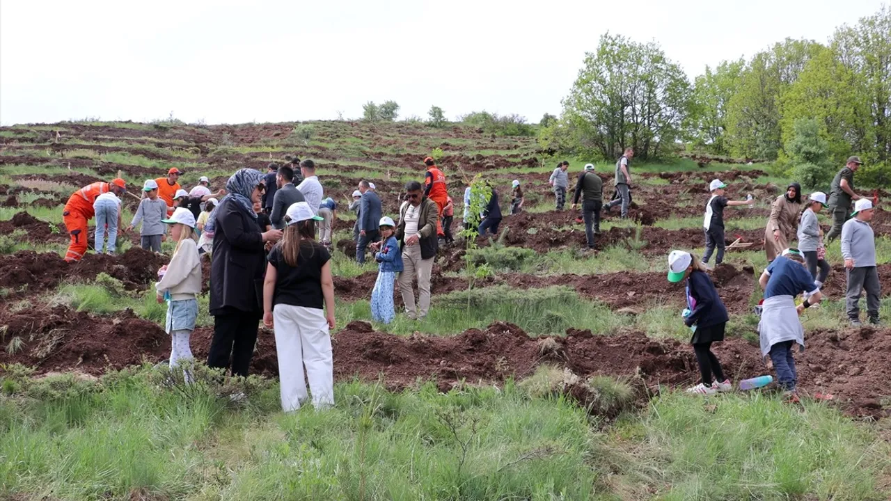 Erzurum'da TBMM'nin 105. yılı anısına 105 bin fidan dikimi başladı