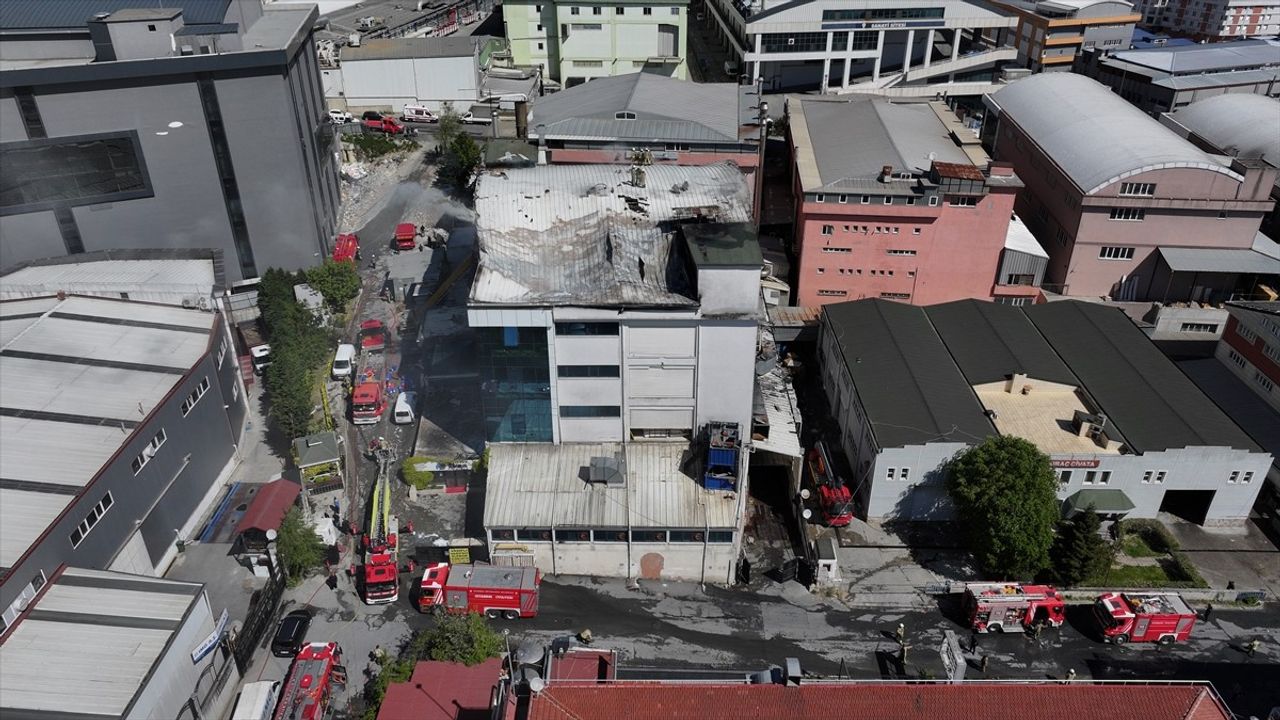 Esenyurt'taki Tekstil Fabrikasında Çıkan Yangın Kontrol Altına Alındı