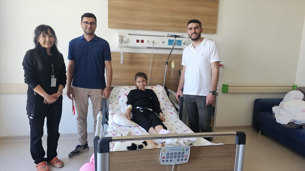 Eskişehir'de 9 Yaşındaki Çocuğun Midesinden Saç Yumağı Çıkarıldı