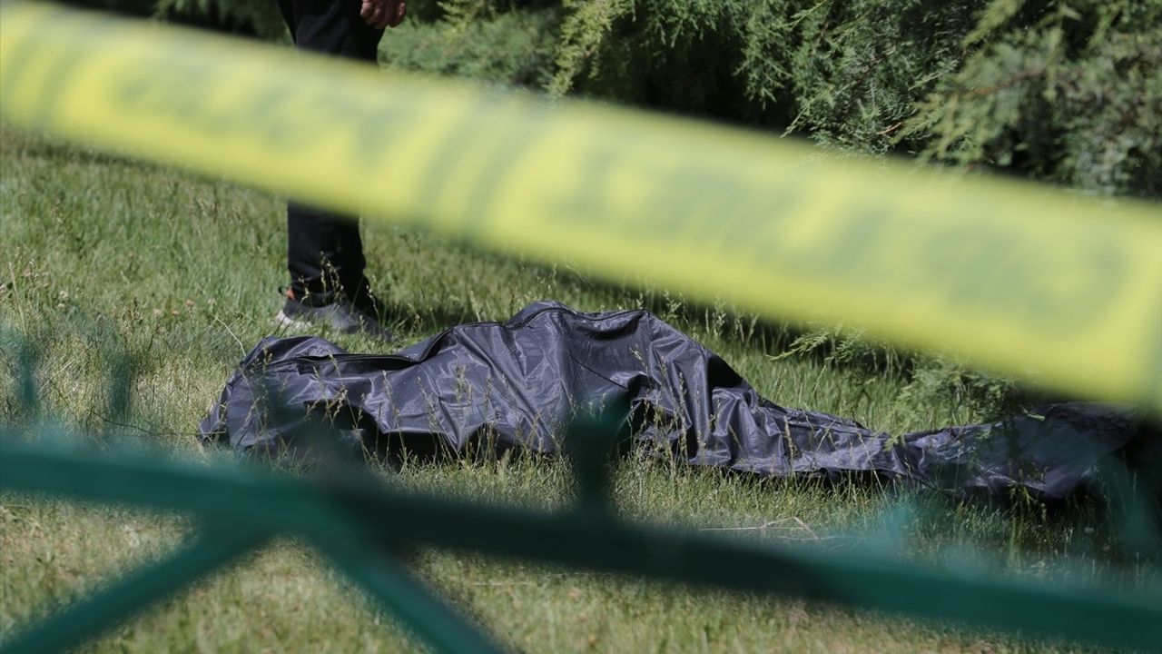 Eskişehir Porsuk Çayı'nda Erkek Cesedi Bulundu