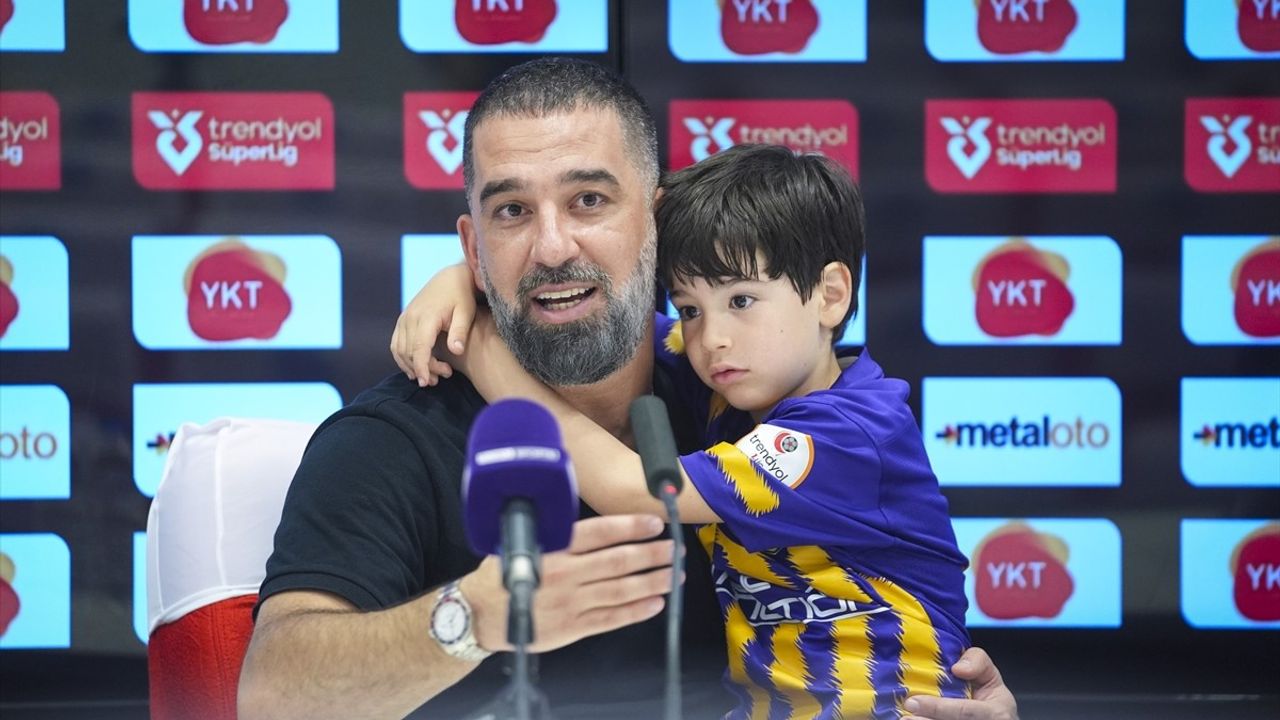Eyüpspor Teknik Direktörü Arda Turan: Gelecek Sezon Yurt Dışında Olabilirim
