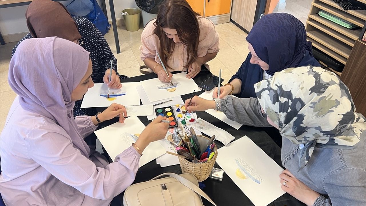 Eyüpsultan'da Öğretmenlerden Gazze'ye Sanat Dolu Destek