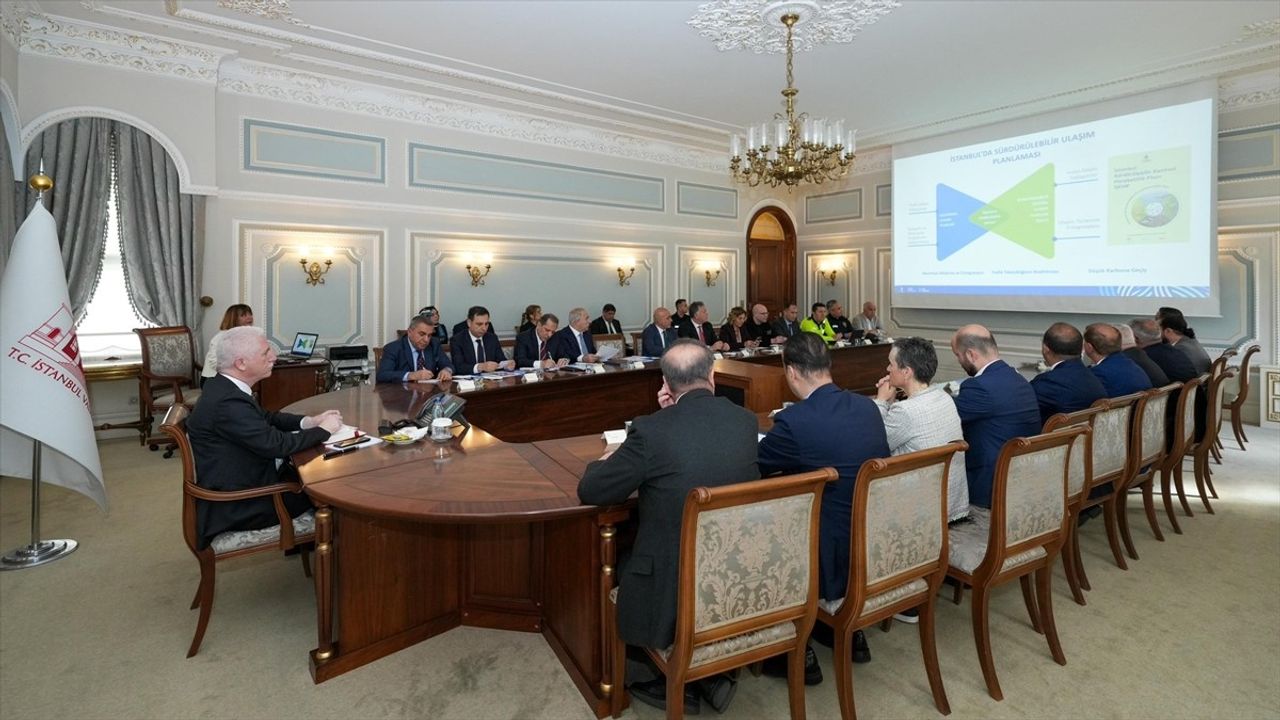 Fatih'te Trafik Yoğunluğunu Azaltmak İçin Adımlar Belirlendi