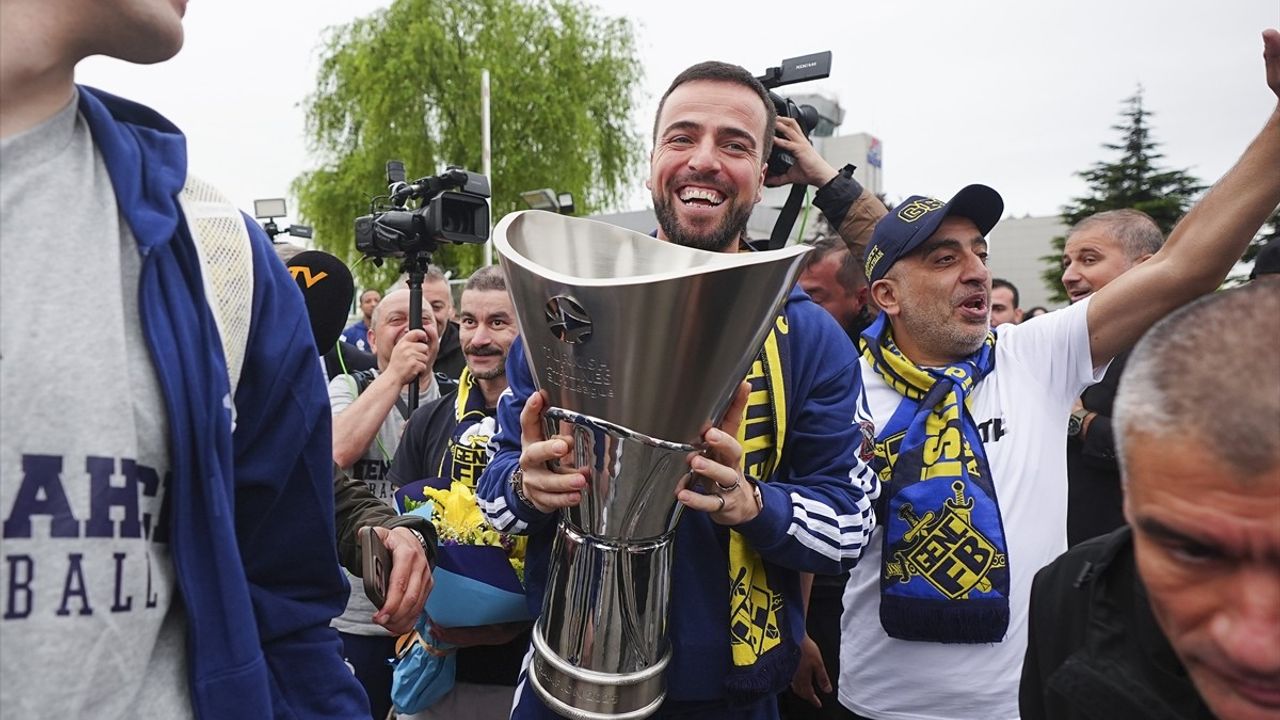 Fenerbahçe Beko, Avrupa Ligi Şampiyonu Olarak Yurda Döndü