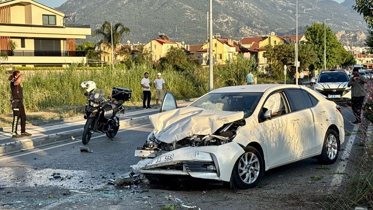 Fethiye'de Trafik Kazası: 1 Kişi Hayatını Kaybetti, 3 Yaralı