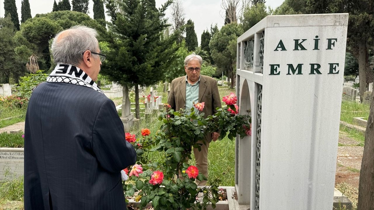 Gazeteci Yazar Akif Emre, Vefatının 8. Yılında Eyüpsultan'da Anıldı