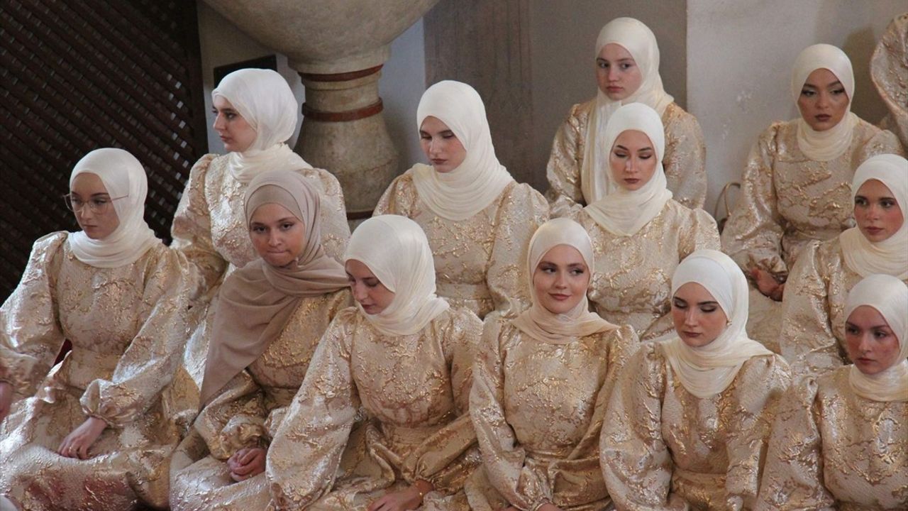 Gazi Hüsrev Bey Medresesi 475. Dönem Mezunlarını Verdi