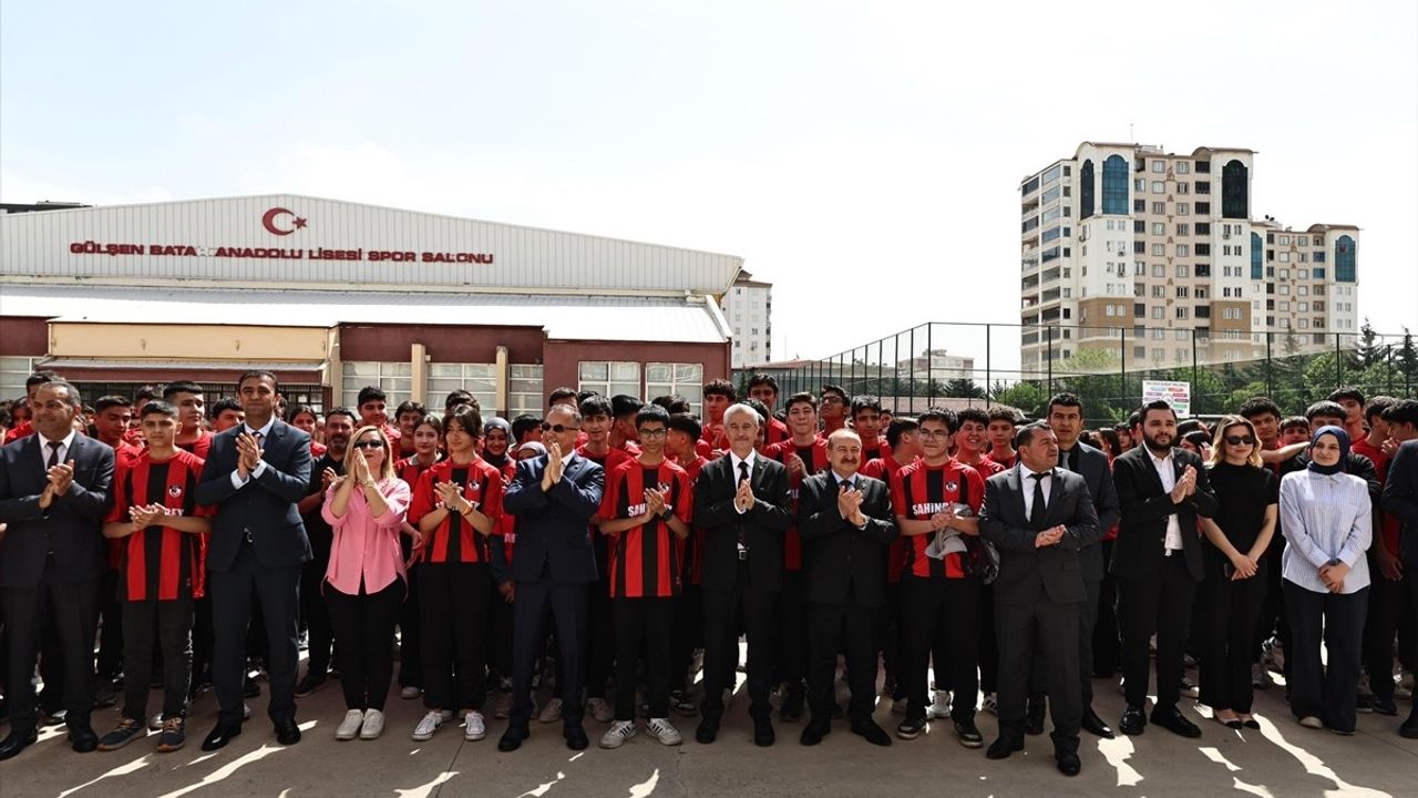 Gaziantep FK, 160 Bin Forma ile Öğrencileri Destekliyor