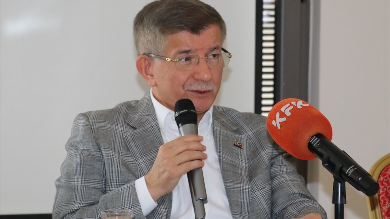 Gelecek Partisi Lideri Davutoğlu, Isparta'da Terörle Mücadele Vurgusu Yaptı