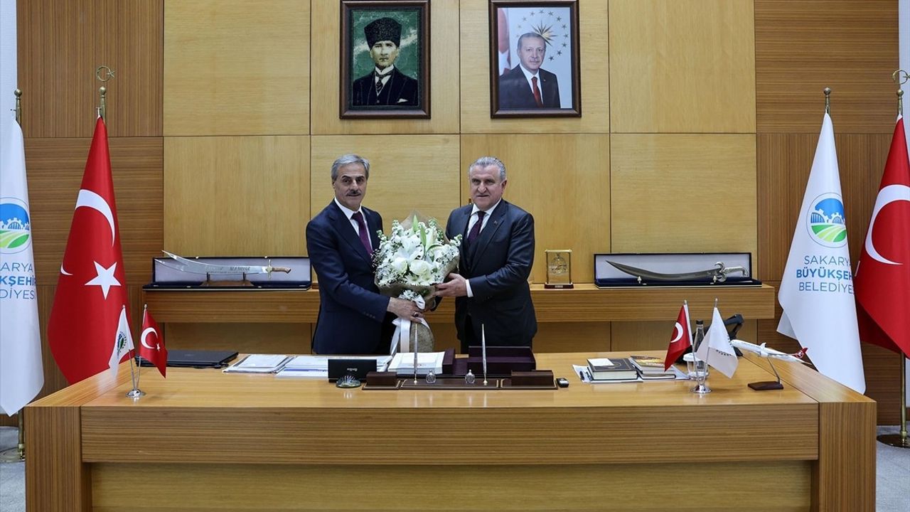 Gençlik ve Spor Bakanı Osman Aşkın Bak Sakarya'da Ziyaretlerde Bulundu